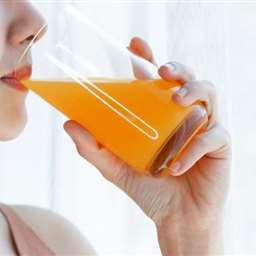 اگر بطور ناشتا، آب پرتقال بنوشیم چه اتفاقی برای بدنمان می افتد؟